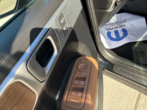 Used 2024 Hyundai Santa Fe Limited image 14