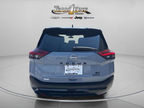 Used 2023 Nissan Rogue SV w/ SV Premium B Package image 8