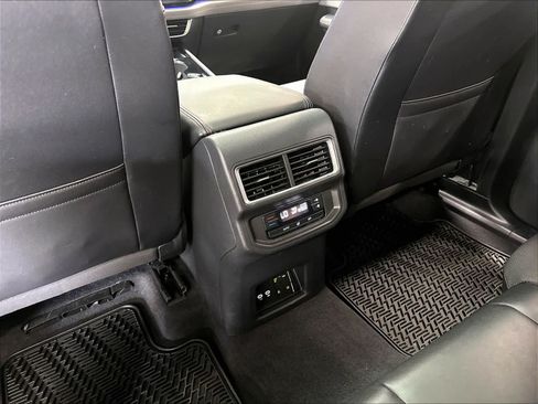Used 2024 Volkswagen Atlas Peak Edition SE AWD/4WD image 13