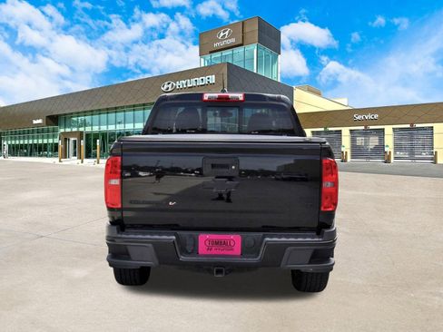 Used 2017 Chevrolet Colorado LT w/ Midnight Edition RWD image 7