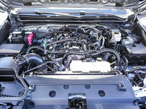 Certified 2024 Toyota Tacoma SR5 AWD/4WD image 27