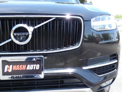 Used 2018 Volvo XC90 T6 Momentum w/ Convenience Package image 16
