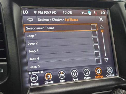 Used 2018 Jeep Grand Cherokee Overland AWD/4WD image 53