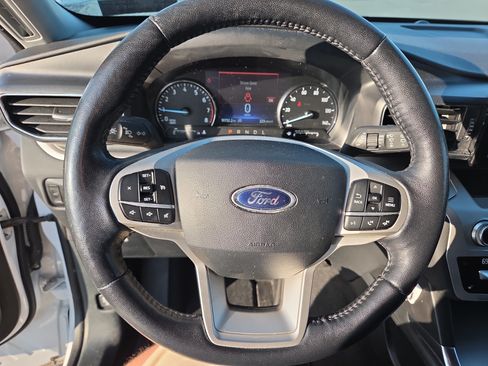 Used 2021 Ford Explorer XLT w/ Equipment Group 202A AWD/4WD image 3