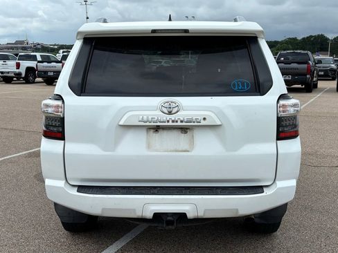 Used 2018 Toyota 4Runner SR5 RWD image 6