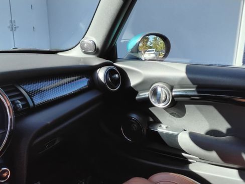 Used 2017 MINI Cooper S image 22