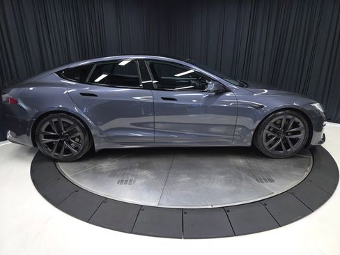 Used 2021 Tesla Model S Plaid image 13