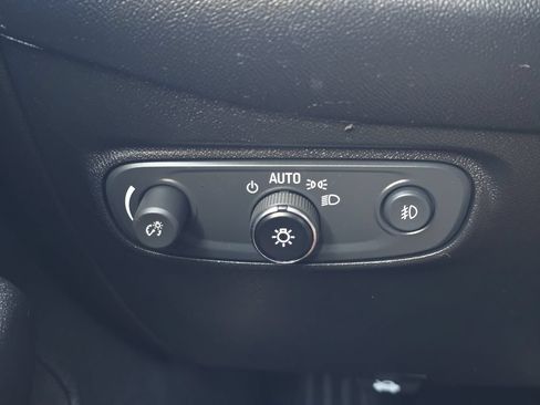 Used 2021 Chevrolet Equinox LT FWD image 22