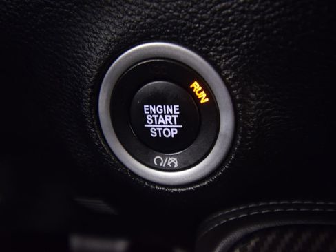 Used 2019 Dodge Challenger SXT image 32