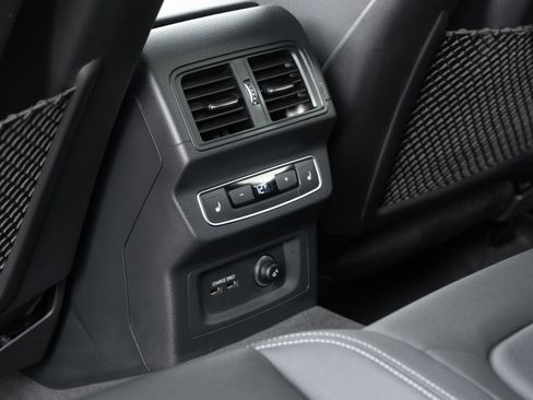 Certified 2025 Audi Q5 Prestige image 28