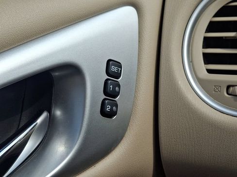 Used 2019 Nissan Pathfinder SL AWD/4WD image 25