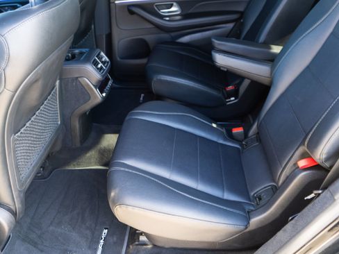 Used 2022 Mercedes-Benz GLS 450 4MATIC image 22