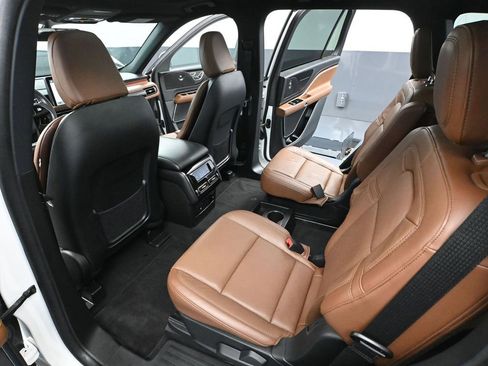 Used 2023 Lincoln Aviator Reserve image 39