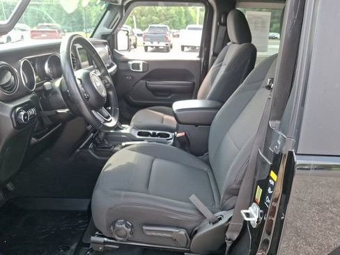 Used 2021 Jeep Wrangler Sport AWD/4WD image 13