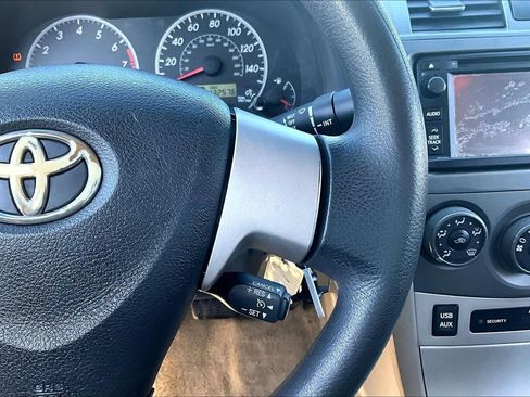 Used 2013 Toyota Corolla LE FWD image 24