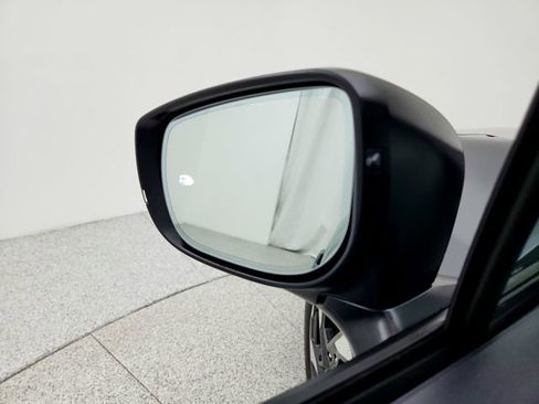 Used 2024 Subaru Crosstrek 2.5i Limited w/ Crosstrek Mirror Package image 19