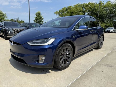 Used 2018 Tesla Model X AWD/4WD image 1