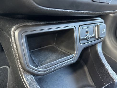 Used 2021 Jeep Renegade Latitude image 31