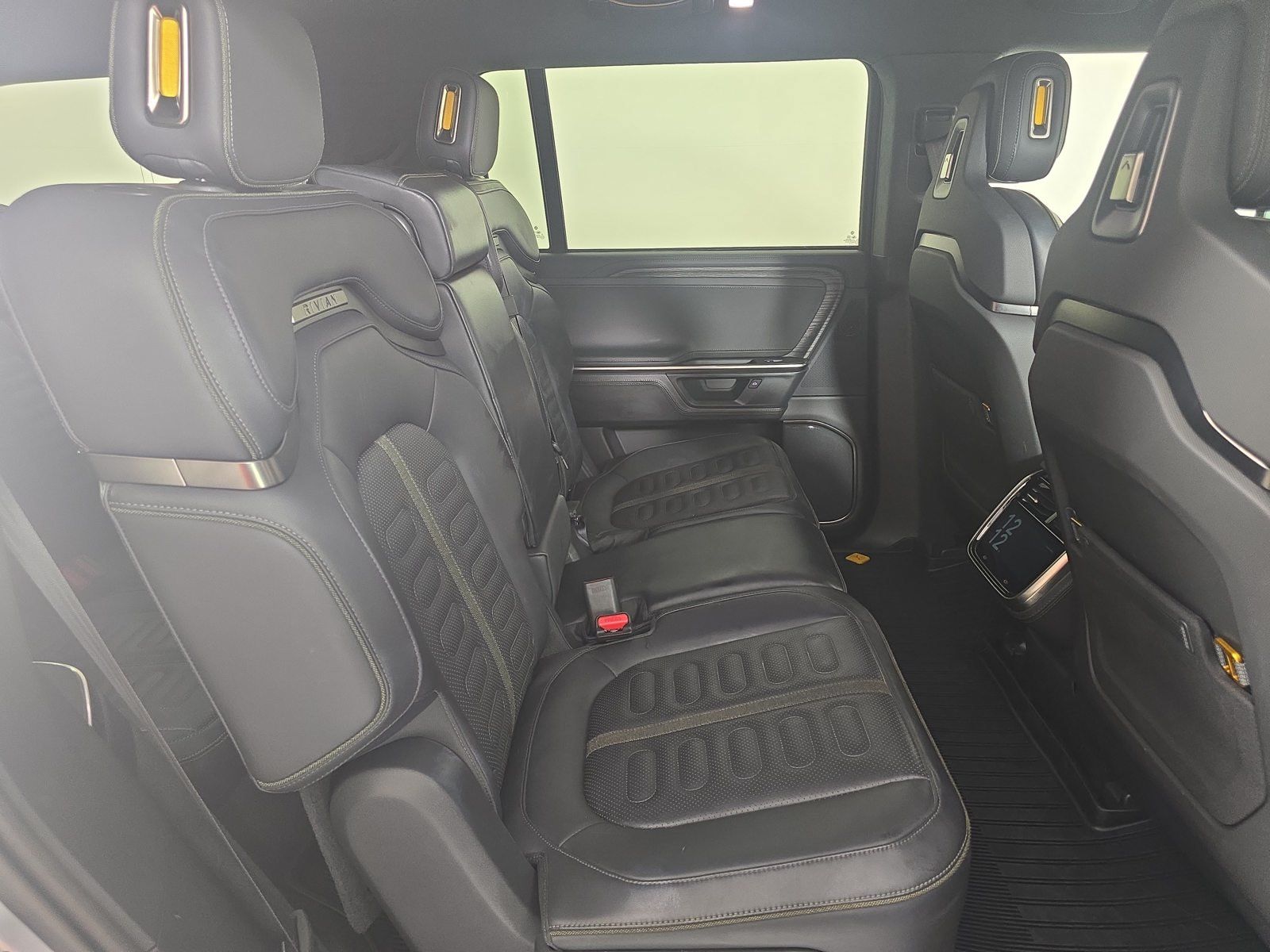 Used 2025 Rivian R1S Adventure Dual AWD/4WD image 23