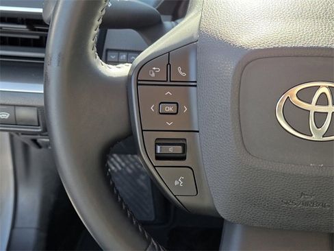 Used 2023 Toyota Prius LE image 18
