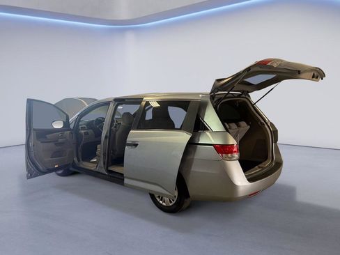 Used 2016 Honda Odyssey LX image 10