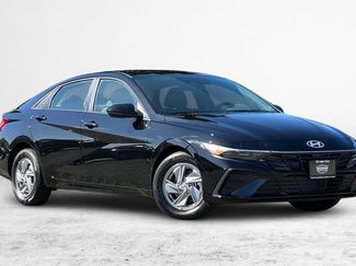 New 2026 Hyundai Elantra SE FWD video 2