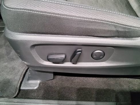 Used 2024 Nissan Pathfinder SV AWD/4WD image 24