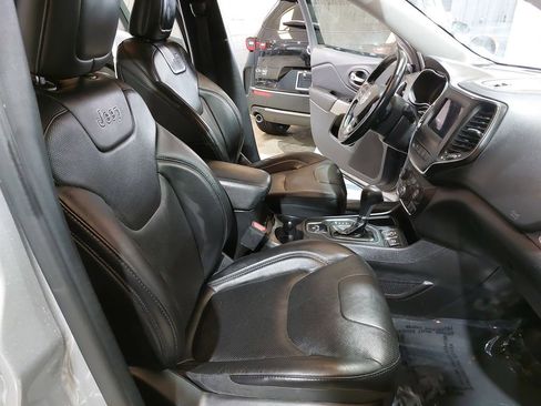 Used 2021 Jeep Cherokee Latitude Lux image 10