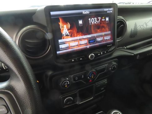 Used 2021 Jeep Wrangler Unlimited Sport AWD/4WD image 17