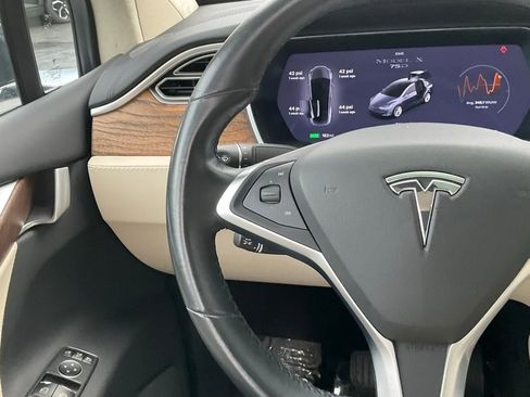 Used 2017 Tesla Model X 75D image 39