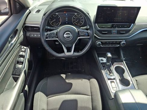 Certified 2023 Nissan Altima 2.5 SV w/ SV Premium Package FWD image 13