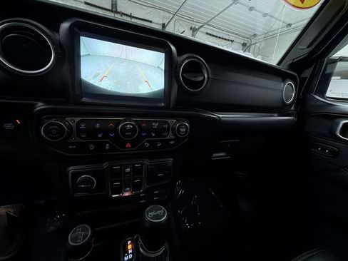 Used 2019 Jeep Wrangler Unlimited Sahara w/ Dual Top Group image 20