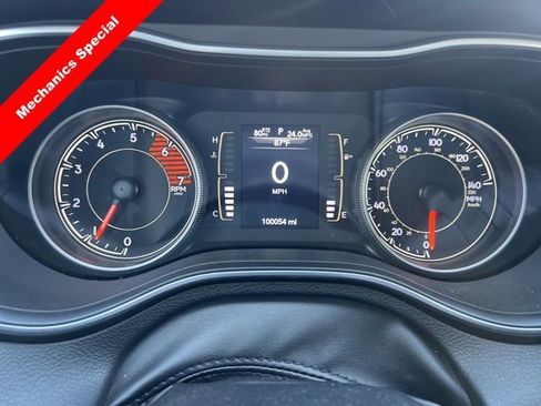 Used 2019 Jeep Cherokee Latitude Plus w/ Comfort/Convenience Group image 19