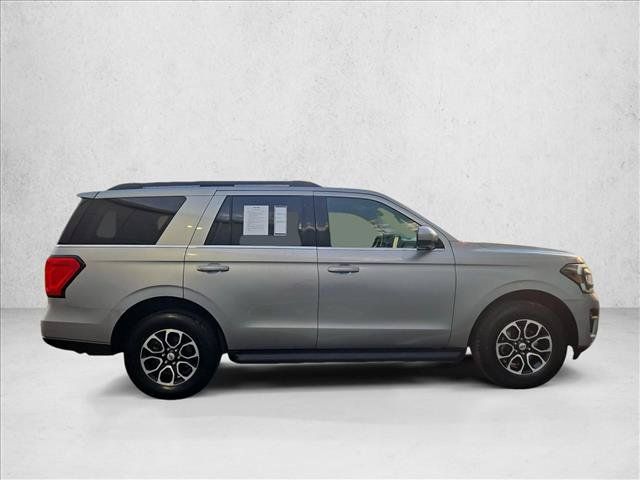 Used 2024 Ford Expedition XLT RWD image 4
