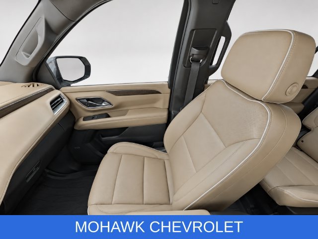 Used 2023 Chevrolet Suburban Premier AWD/4WD image 18