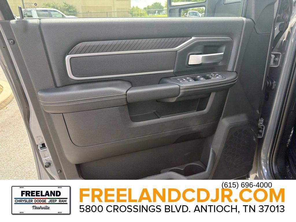 New 2026 RAM 3500 Big Horn AWD/4WD image 17
