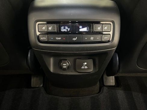 Used 2021 Hyundai Palisade Calligraphy w/ Winter Package image 27
