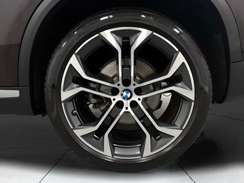 Used 2023 BMW X5 xDrive40i w/ Premium Package AWD/4WD image 31
