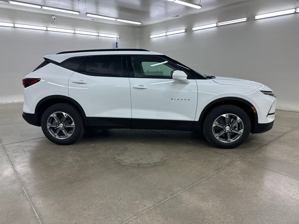 New 2026 Chevrolet Blazer LT w/ Convenience Package AWD/4WD image 12