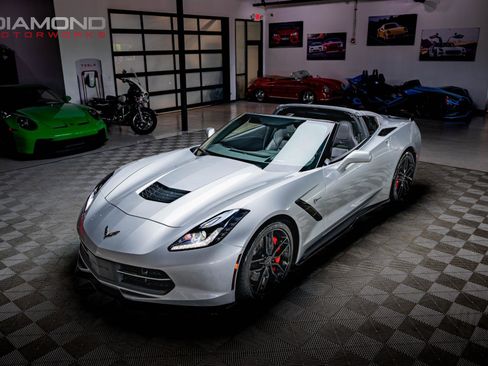Used 2019 Chevrolet Corvette Stingray Coupe RWD image 61
