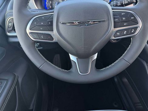 New 2026 Chrysler Pacifica Limited image 19