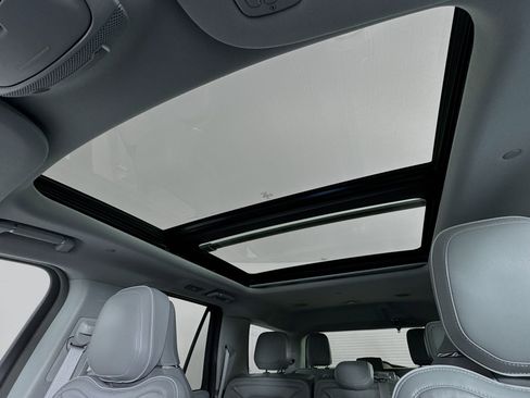 Used 2019 Lincoln Navigator Reserve w/ Cargo Package image 23