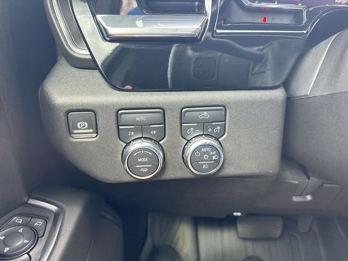 Used 2025 GMC Sierra 1500 Elevation AWD/4WD image 18