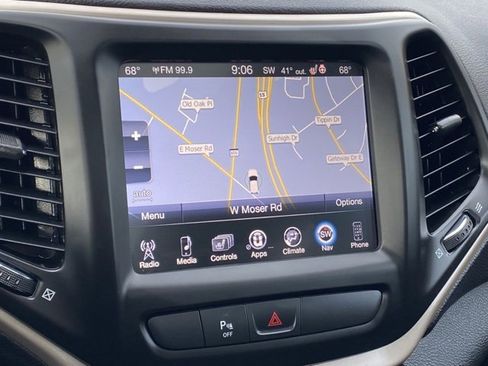 Used 2018 Jeep Cherokee Limited image 17