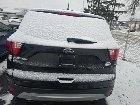 Used 2019 Ford Escape SE image 6