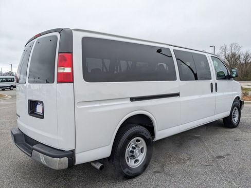 Used 2020 Chevrolet Express 3500 LT w/ LT Preferred Equipment Group image 15