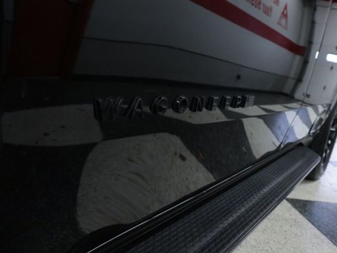 Used 2024 Jeep Wagoneer Series II AWD/4WD image 39