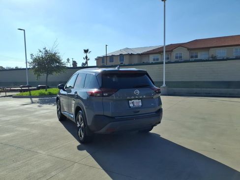Used 2021 Nissan Rogue SL FWD image 4