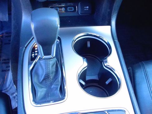 Used 2018 Jeep Grand Cherokee Limited w/ Trailer Tow Group IV image 24