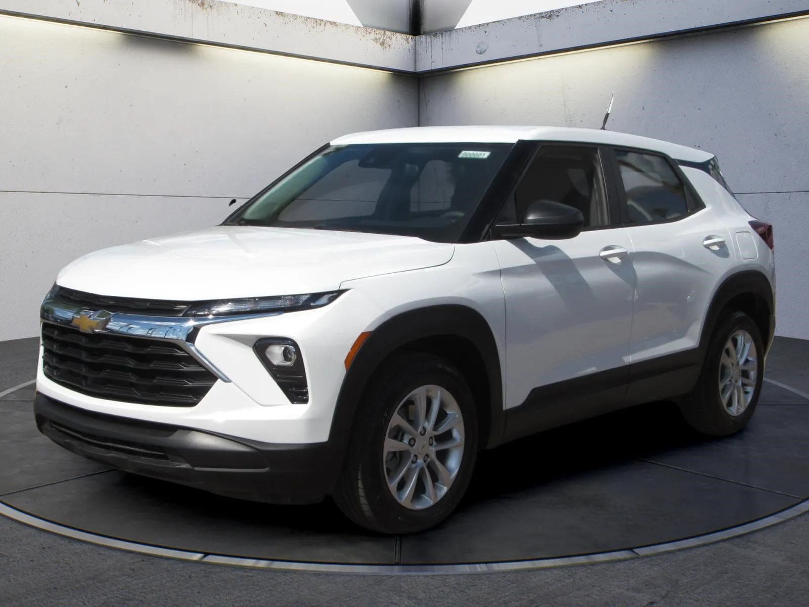 Used 2026 Chevrolet TrailBlazer LS w/ LS Confidence Package FWD image 1